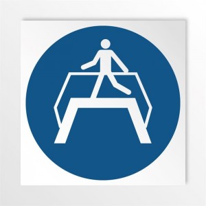 Usare il ponte pedonale in alluminio composito da parete - M023