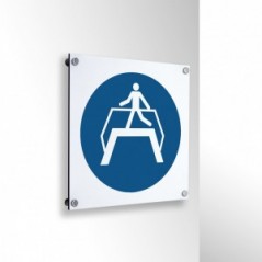 Usare il ponte pedonale in alluminio composito da parete - M023