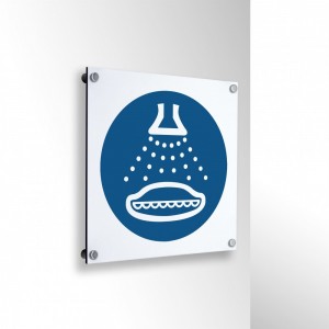 Attivare l'impianto antincendio ad acqua nebulizzata nella procedura di lancio in mare in alluminio composito da parete - M043