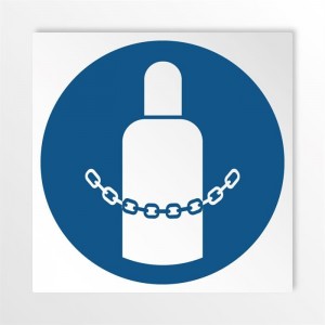 È obbligatorio assicurare le bombole di gas in alluminio composito da parete - M046