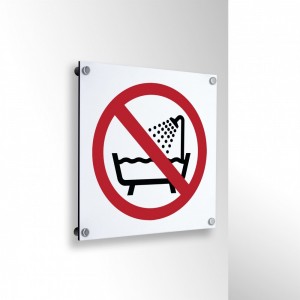 Non usare il dispositivo in una vasca da bagno, doccia o serbatoio pieno d'acqua in alluminio composito da parete - P026