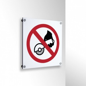 Vietato usare il disco con attrezzature manuali in alluminio composito da parete - P034