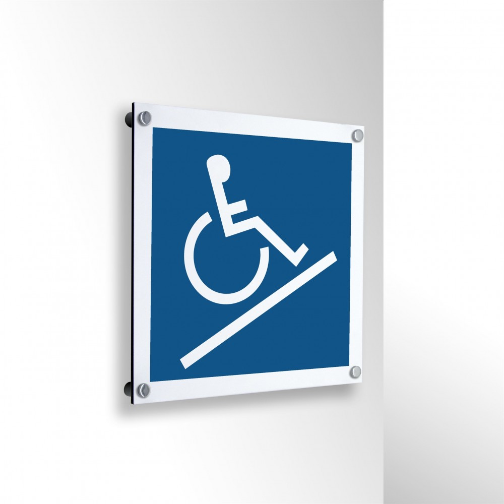 Rampa di accesso disabili in alluminio composito da parete