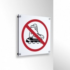 Vietato l'accesso con i pattini in alluminio composito da parete