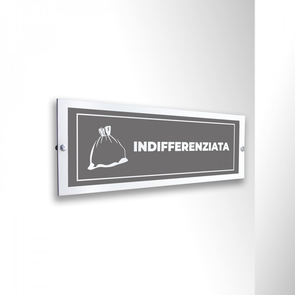 Differenziata indifferenziata lungo v4 in alluminio composito da parete
