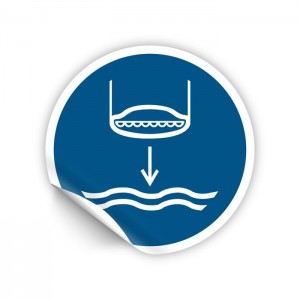 Calare in acqua la scialuppa di salvataggio nella procedura di lancio in mare PVC adesivo da parete - M039