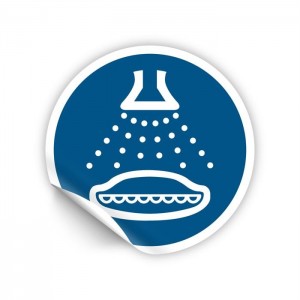 Attivare l'impianto antincendio ad acqua nebulizzata nella procedura di lancio in mare PVC adesivo da parete - M043