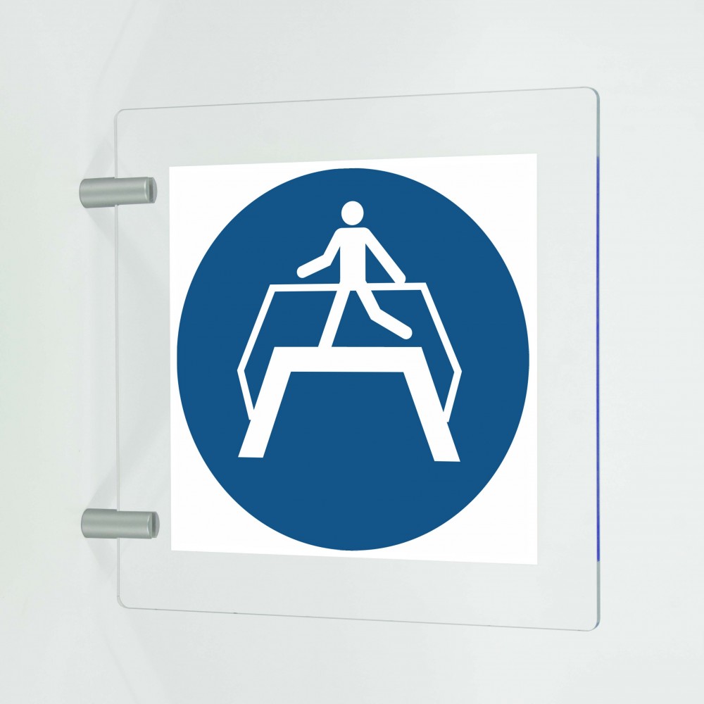 Usare il ponte pedonale in plex trasp a bandiera - M023