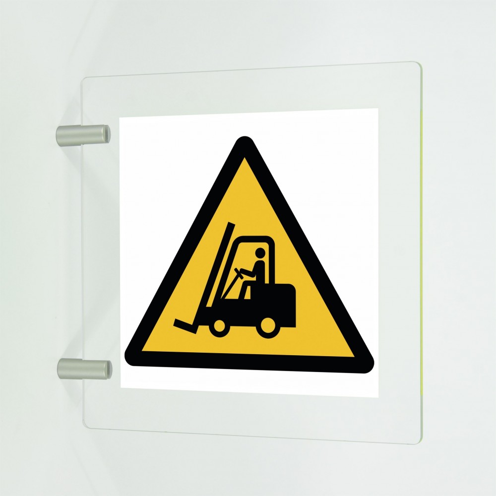 Passaggio carrelli in plex trasp a bandiera - W014