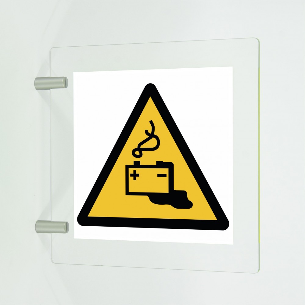 Carica della batteria in corso in plex trasp a bandiera - W026