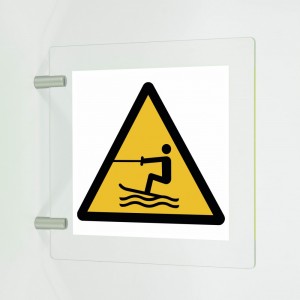 Attenzione area per attività acquatiche a traino in plex trasp a bandiera - W045