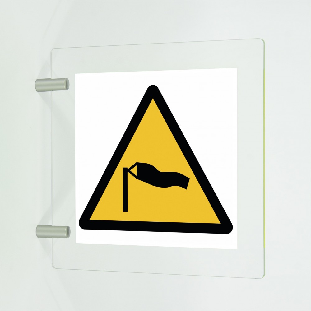 Attenzione venti forti in plex trasp a bandiera - W064