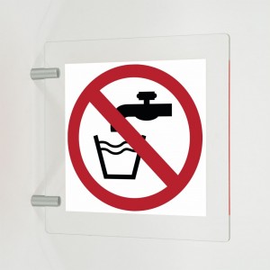 Acqua non potabile in plex trasp a bandiera - P005