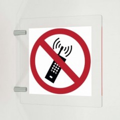 Divieto di attivare telefoni cellulari in plex trasp a bandiera - P013
