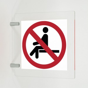 Divieto di sedersi in plex trasp a bandiera - P018