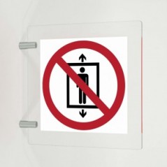 Non usare l’ascensore per le persone in plex trasp a bandiera - P027