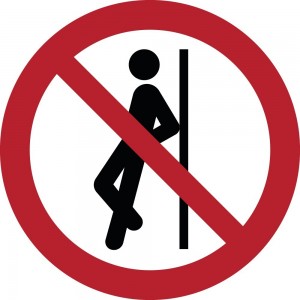 Vietato appoggiarsi in plex trasp a bandiera - P041