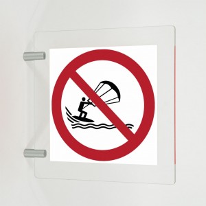 Divieto di kite surf in plex trasp a bandiera - P065