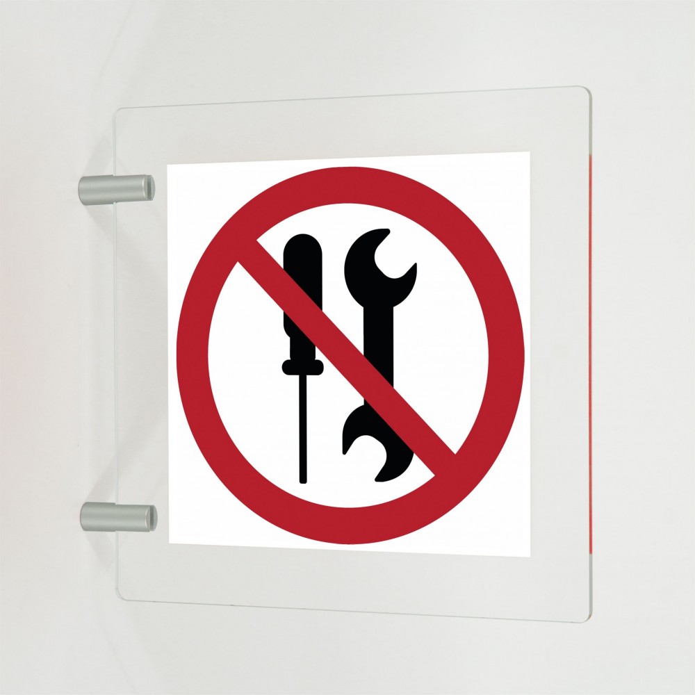 Divieto di manutenzione da parte degli utenti in plex trasp a bandiera - P069