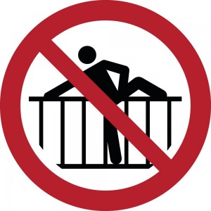 Vietato oltrepassare la barriera in plex trasp a bandiera - P071