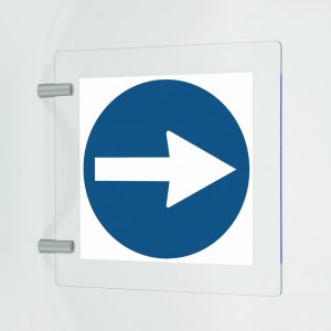 Freccia destra in plexiglass trasparente a bandiera