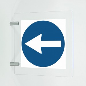 Freccia sinistra in plexiglass trasparente a bandiera