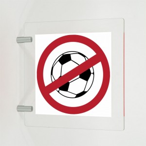 Vietato giocare a pallone in plexiglass trasparente a bandiera