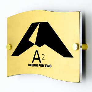 Targa in ABS Classic Gold Incisa con Pannello in Plexiglass Trasparente tipologia Bandiera