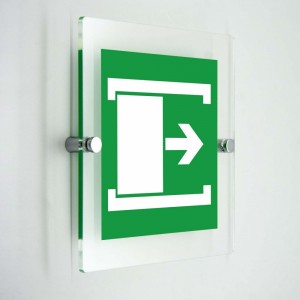 Porta con apertura scorrevole verso destra - in plexiglass trasparenti da parete E033