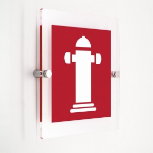 Attacco autopompa in plexiglass trasparenti da parete