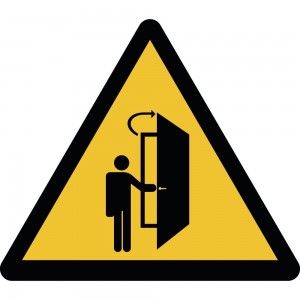 La porta si apre nella vostra direzione in plexiglass trasparenti da parete